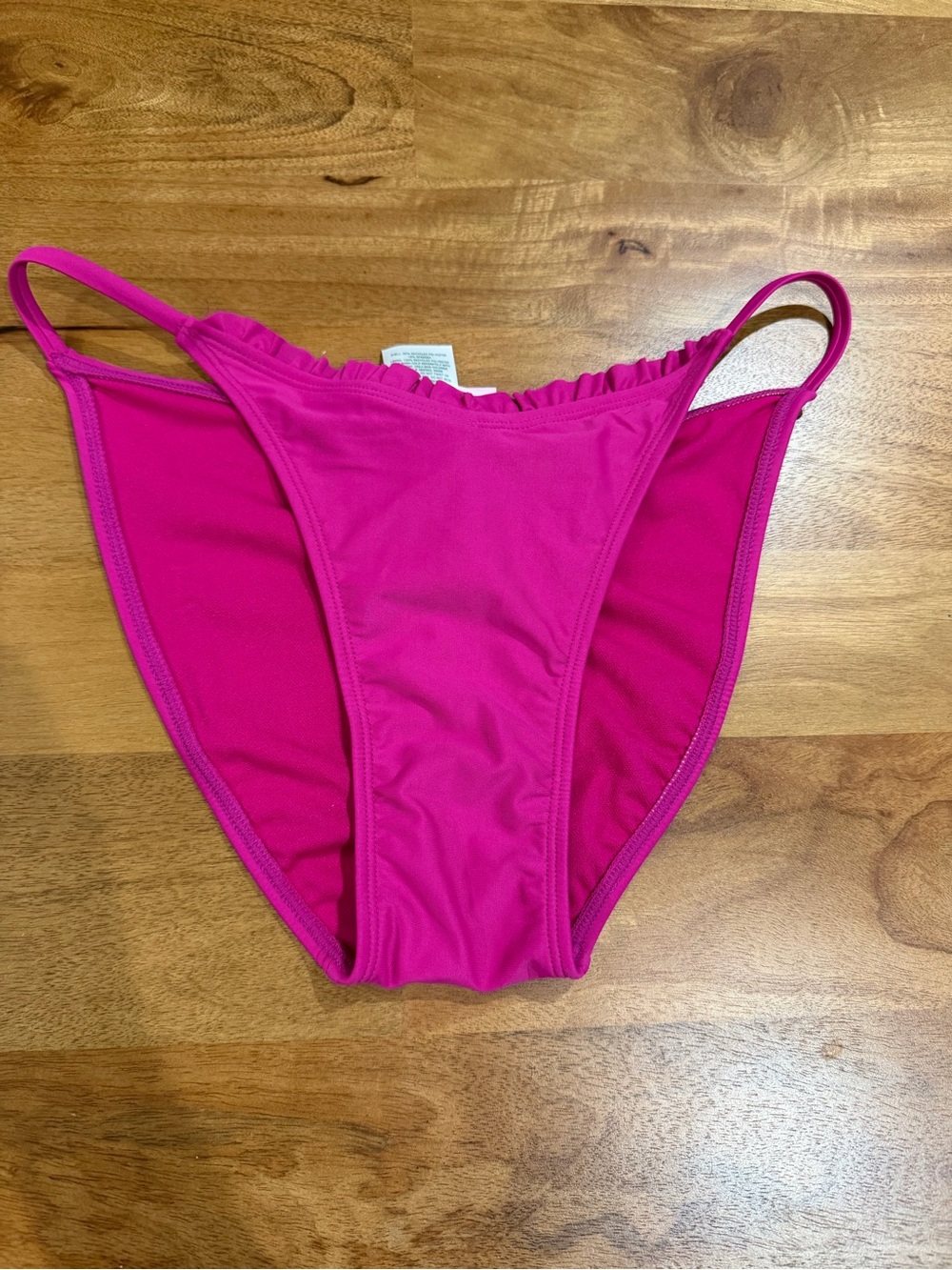 wild fable Fuchsia Low Rise, High Leg Bikini, Cheeky Ruffled Bottom Size M *NWT